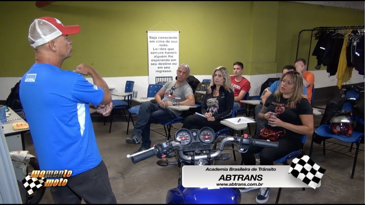 Curso De Pilotagem Da ABTRANS Momento Moto