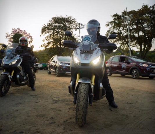 “Pro outro lado da América “ Os novos maxy-scooters Honda X-ADV na estrada.