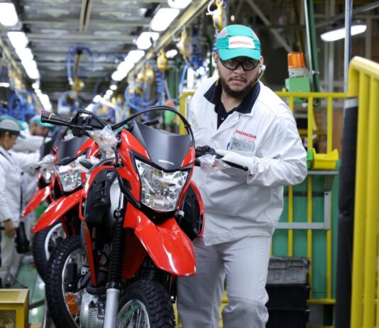 Indústria de motos avança 11,3% em 2023, diz Abraciclo; Desempenho é o melhor em 10 anos